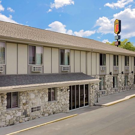 Hotel Super 8 By Wyndham Sturgeon Bay Extérieur photo