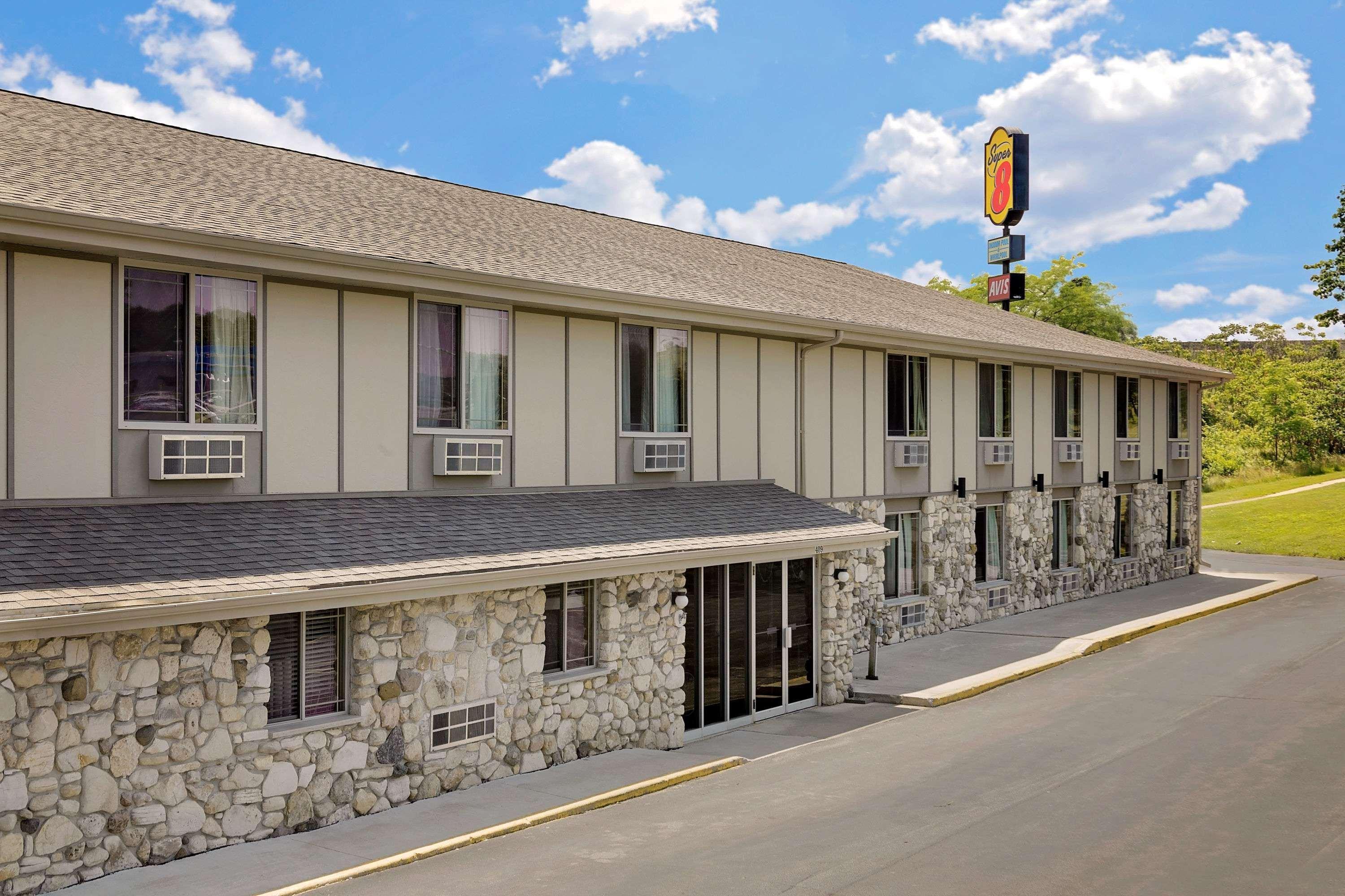 Hotel Super 8 By Wyndham Sturgeon Bay Extérieur photo