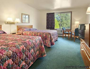Hotel Super 8 By Wyndham Sturgeon Bay Extérieur photo